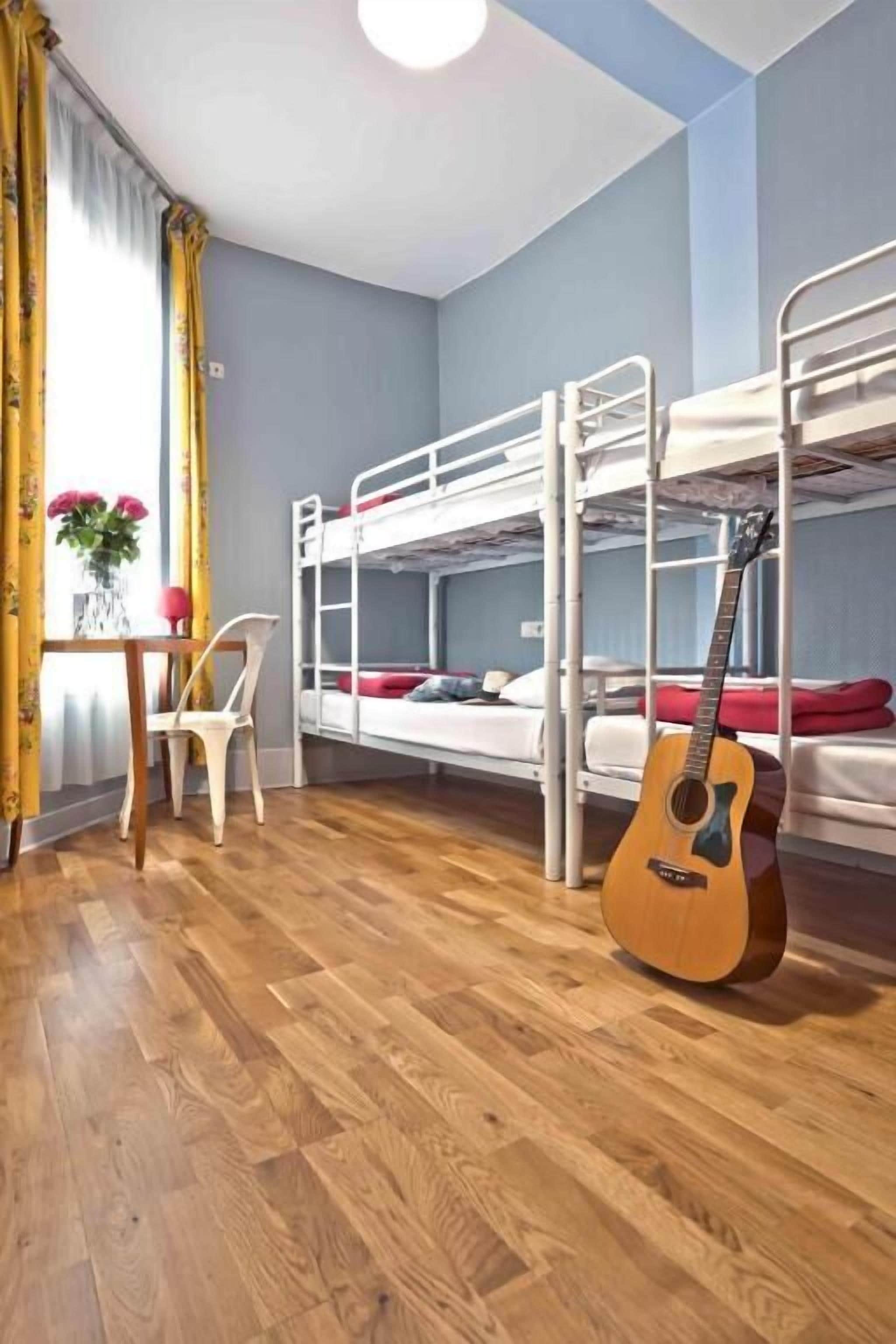 Tabla de planchar con plancha y wifi gratis