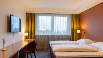 Good Morning Twin Room Plus | Escritorio, cunas gratuitas, camas extra y wifi gratis