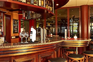 Tägliches Frühstücksbuffet (21 EUR pro Person)