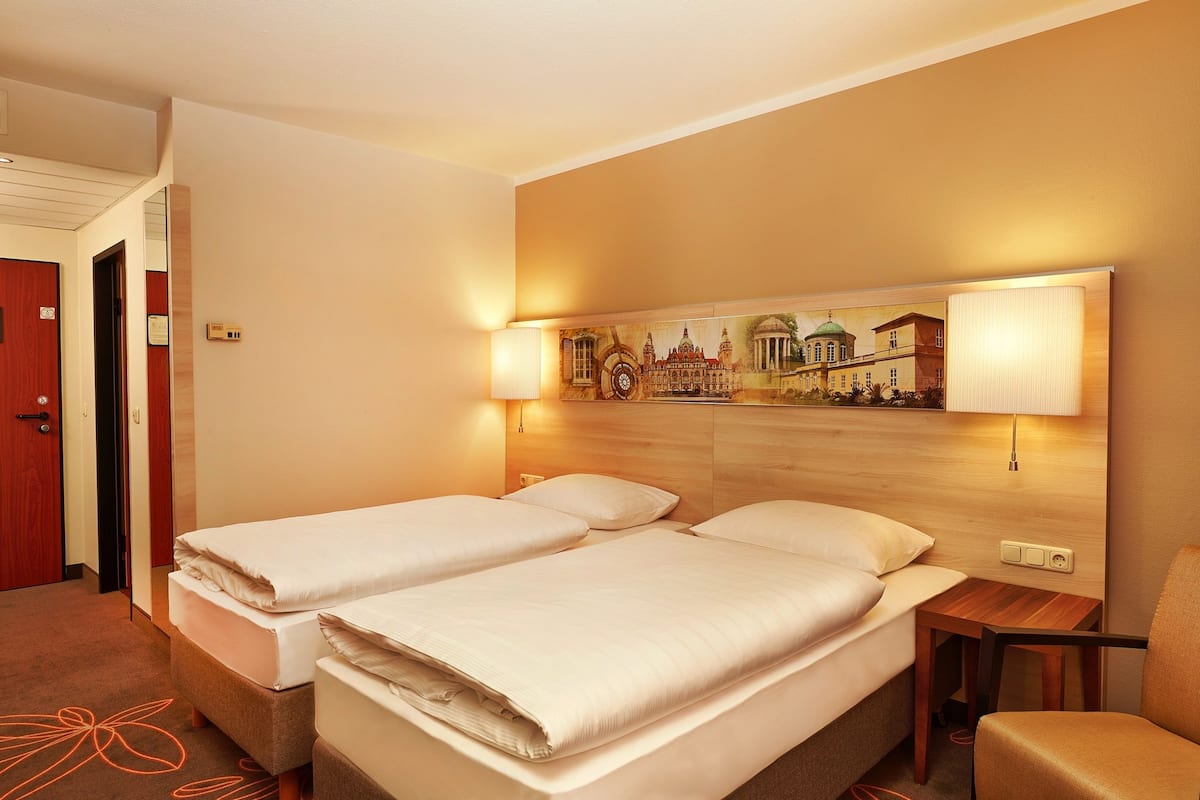 1 bedroom, in-room safe, desk, free WiFi