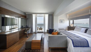 Premium bedding, in-room safe, desk, blackout curtains