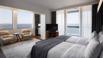 Presidential Suite | Premium bedding, in-room safe, desk, blackout curtains