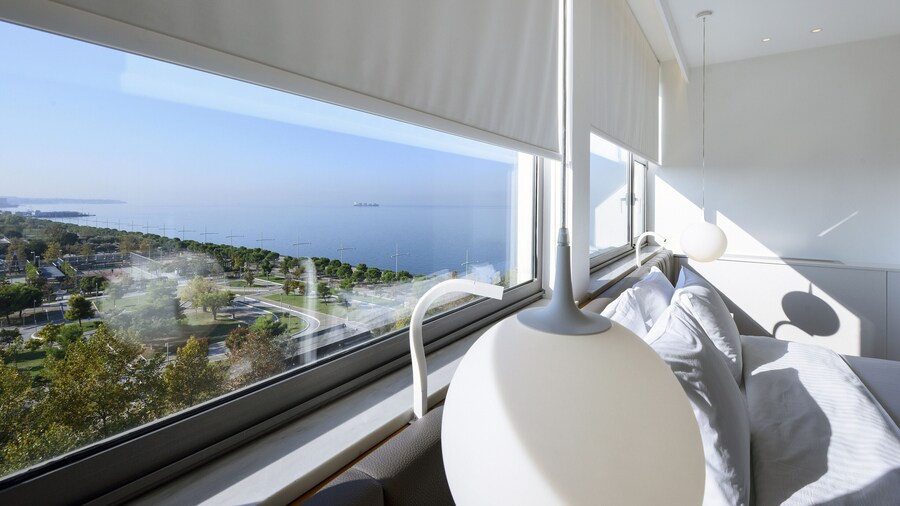 Makedonia Palace