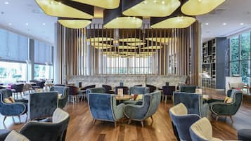 Cocktail bar, beach views, open daily