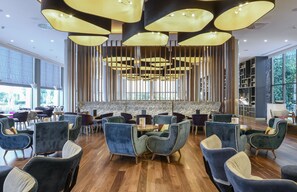 Cocktail bar, beach views, open daily