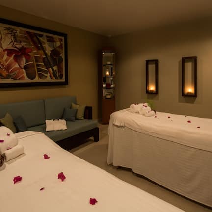 Couples treatment rooms, sauna, body treatments, aromatherapy