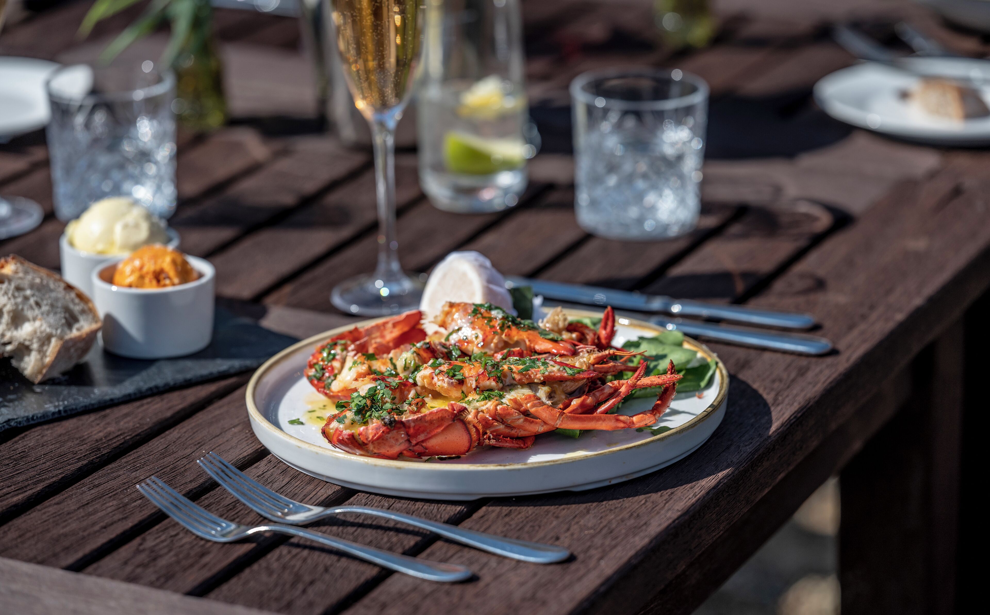 breakfast, lunch, dinner served; british cuisine, garden views