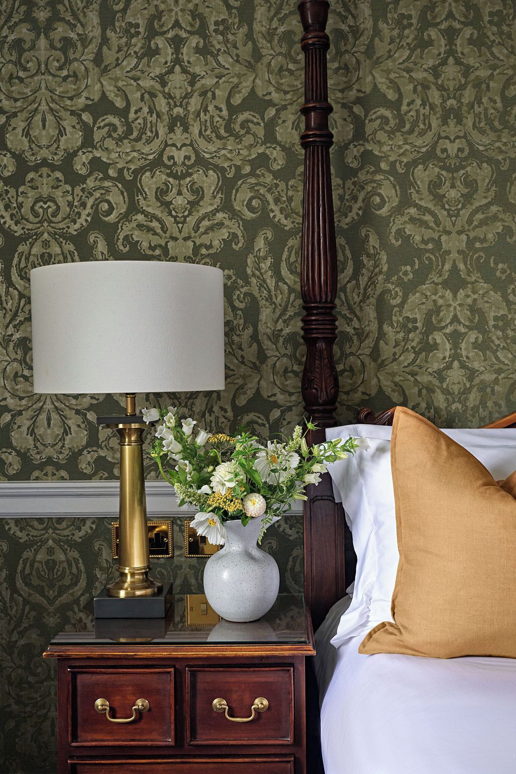 Feature Room