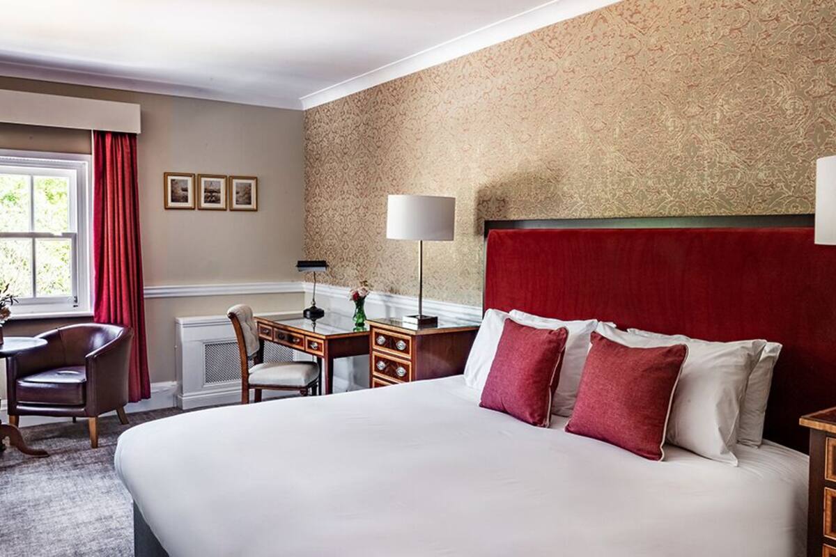 executive double manor house | 1 bedroom, individually decorated, individually furnished, desk