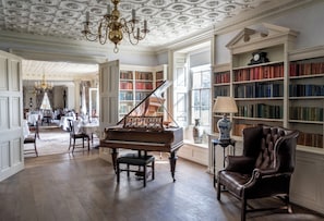 Lobby-Lounge