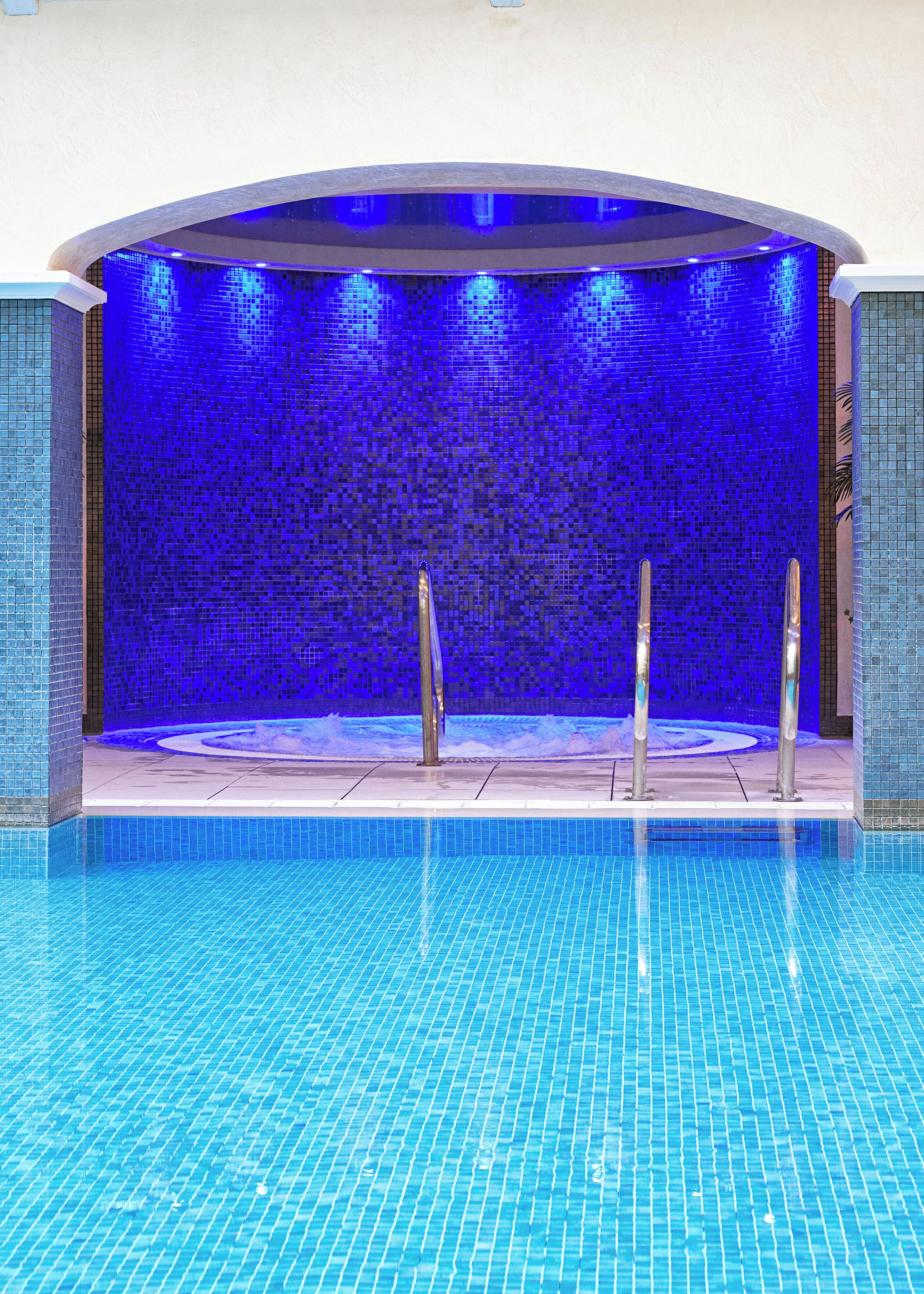 Sauna, hot tub, steam room, body treatments, aromatherapy, body wraps