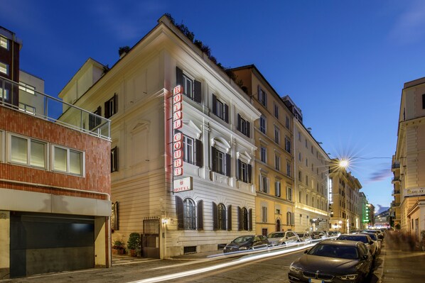Property entrance - Hotel Royal Court (Rome)