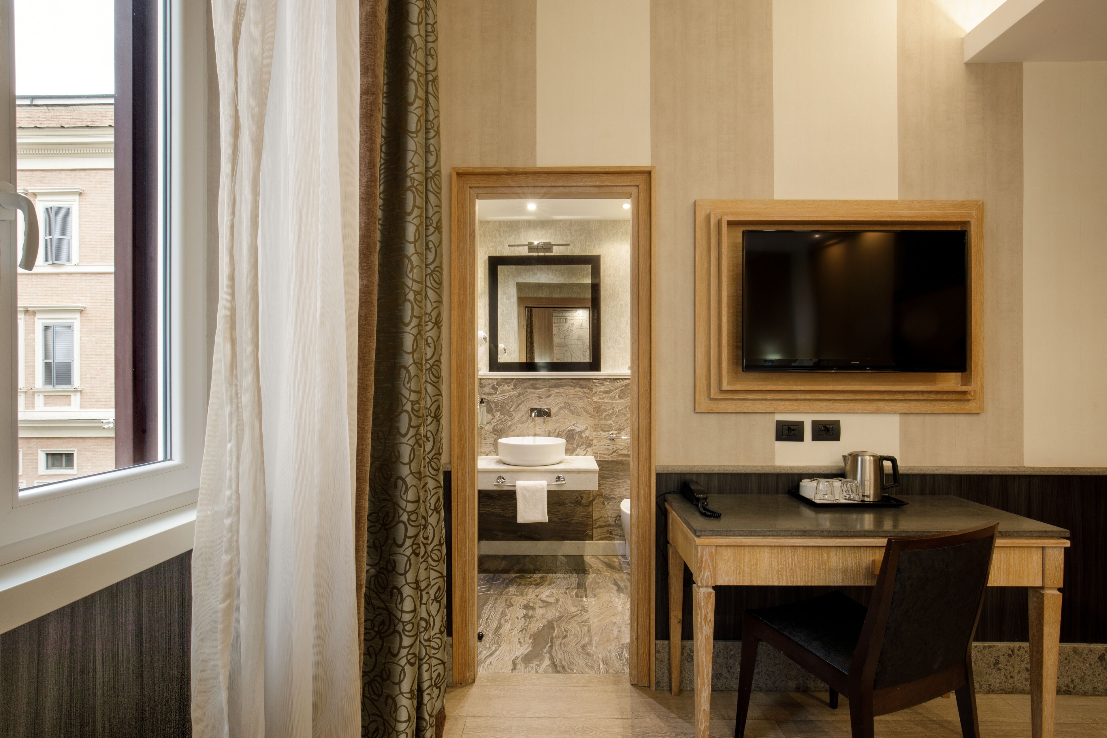 camera matrimoniale standard dependance via marghera 29 | 1 bedroom, hypo-allergenic bedding, minibar, in-room safe