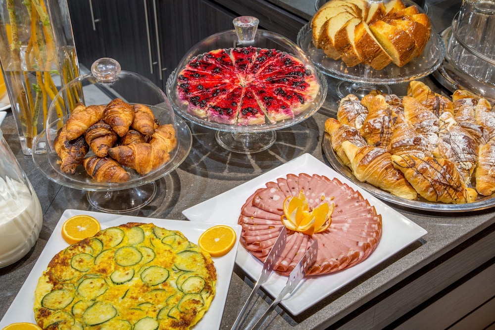 Hotel Royal Court by null