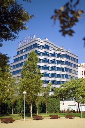 Front of property - Abba Sants Hotel (Barcelona)