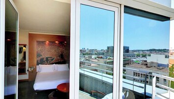 Minibar, in-room safe, desk, laptop workspace