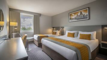 1 cama doble y 1 individual | Vistas desde la habitación