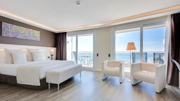 Hypo-allergenic bedding, down comforters, minibar, in-room safe