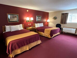 Suite, 2 camas Queen size | Decoración personalizada, muebles diferentes y escritorio 