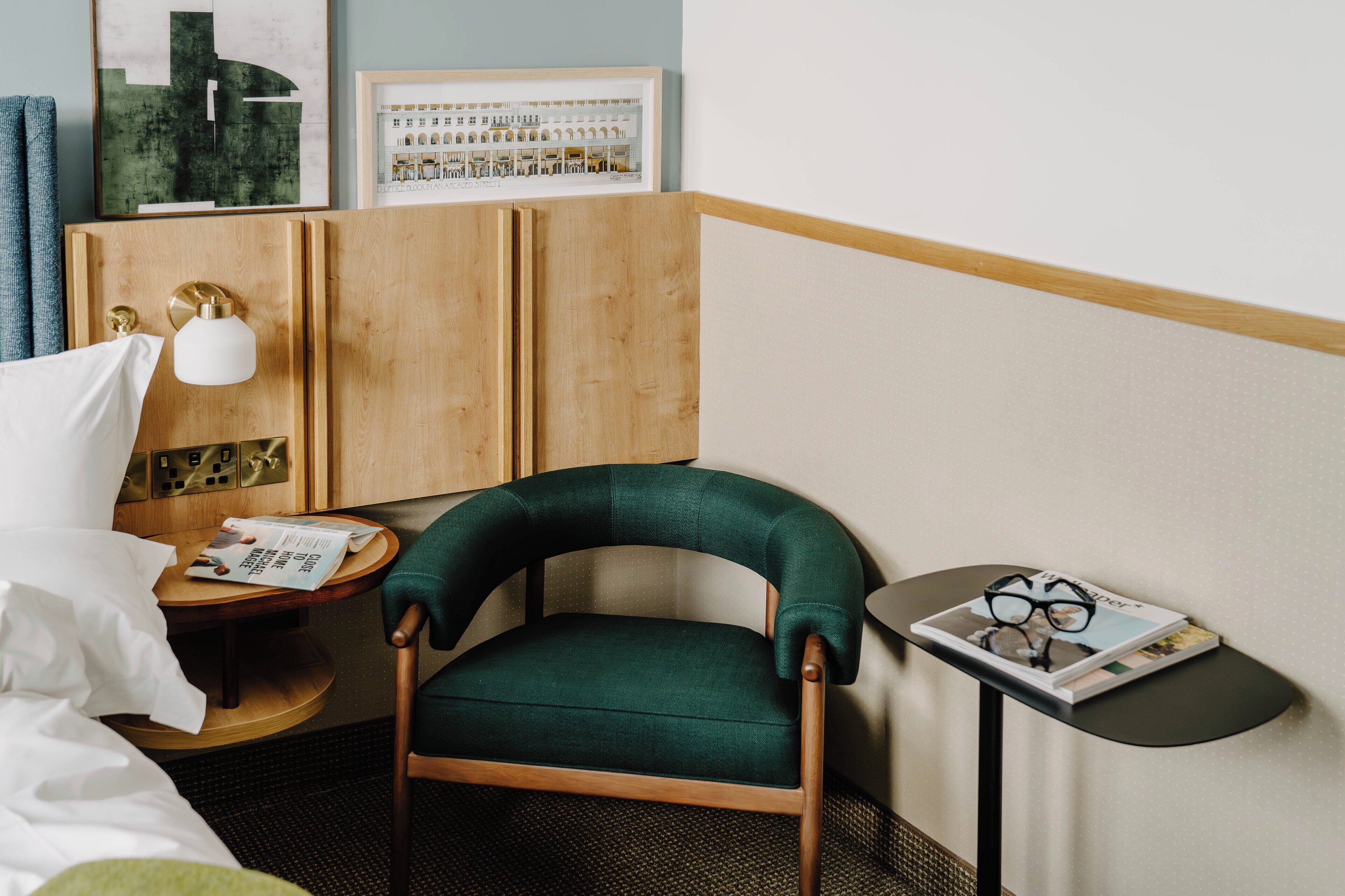 egyptian cotton sheets, premium bedding, in-room safe, desk