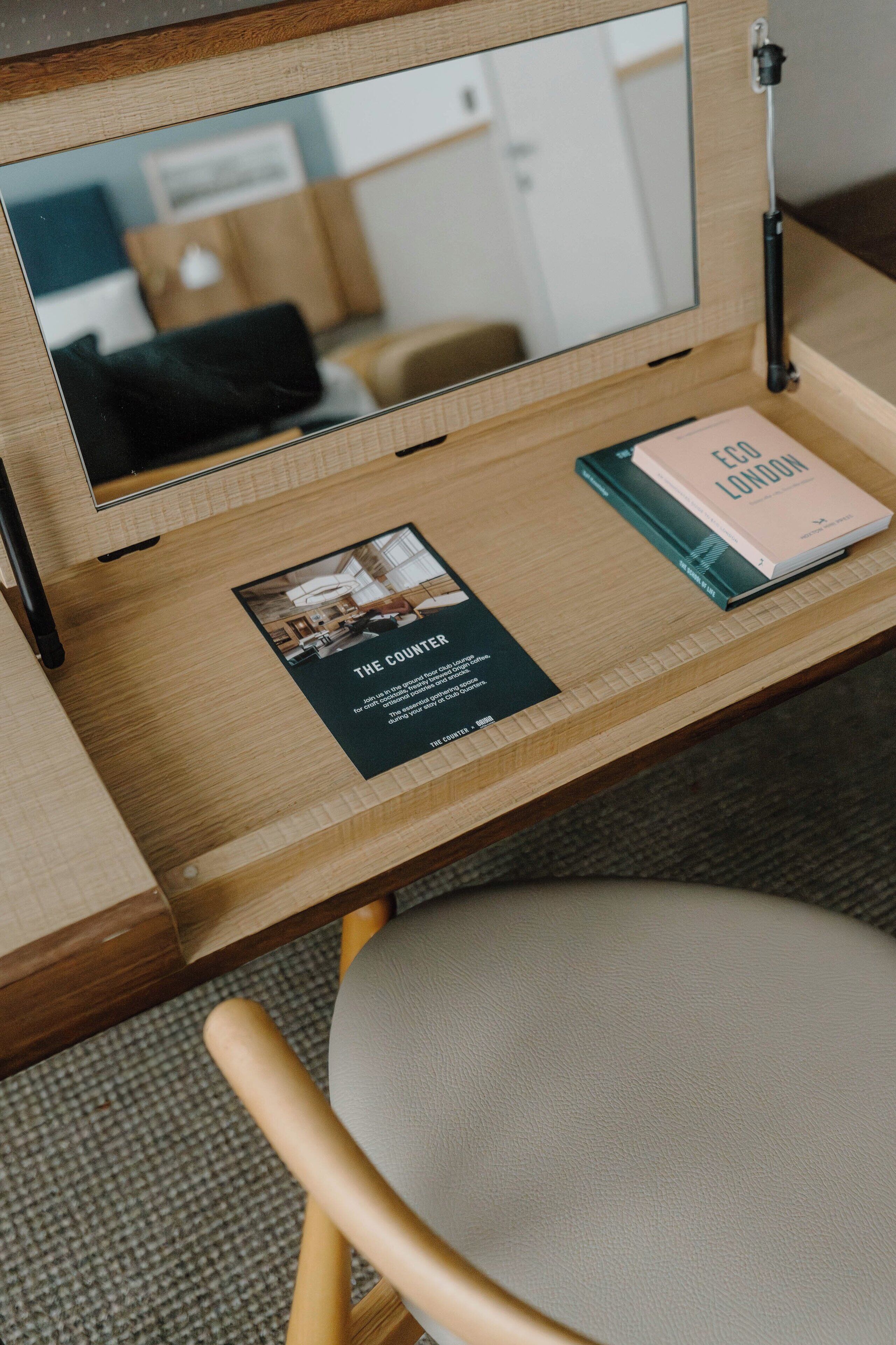 egyptian cotton sheets, premium bedding, in-room safe, desk