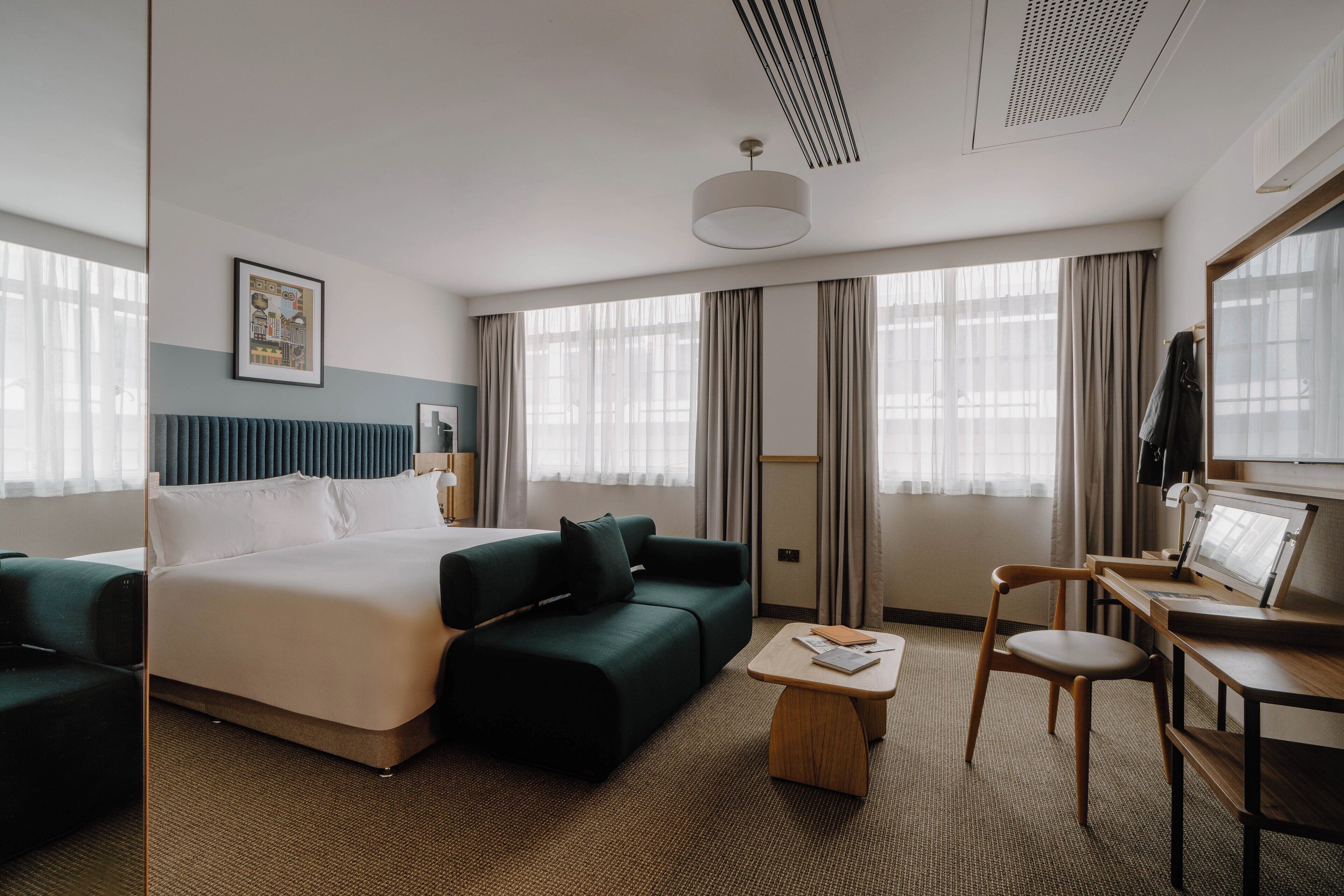 egyptian cotton sheets, premium bedding, in-room safe, desk