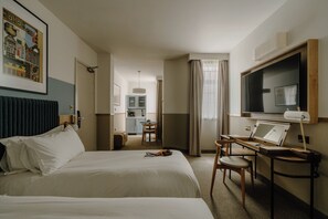 Egyptian cotton sheets, premium bedding, in-room safe, desk