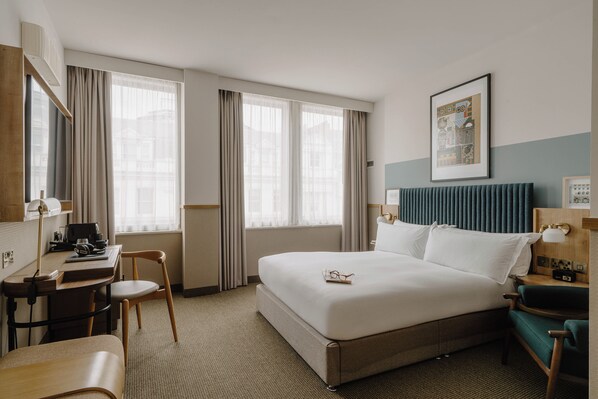 Premium bedding, in-room safe, desk, laptop workspace