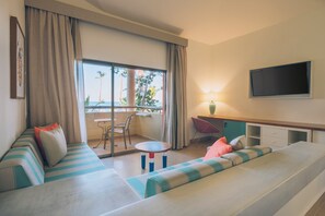 Free minibar, in-room safe, desk, laptop workspace - Iberostar Selection Bávaro Suites - All Inclusive (Punta Cana)