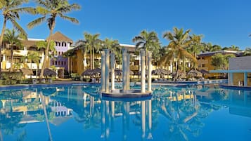 Outdoor pool, open 7 AM to 7 PM, pool umbrellas, sun loungers
