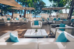7 bars/lounges, swim-up bar, poolside bar, beach bar