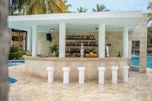 Poolbar