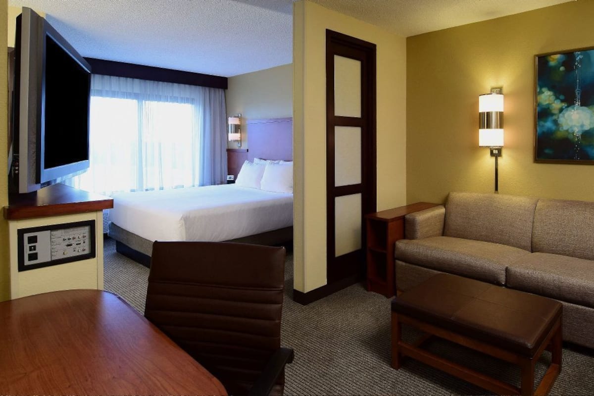 Premium bedding, down comforters, desk, laptop workspace