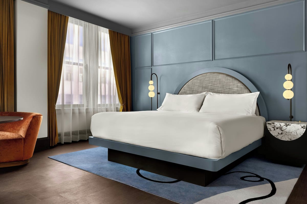 Premium bedding, in-room safe, desk, laptop workspace