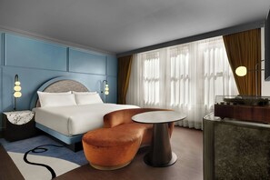 Premium bedding, in-room safe, desk, laptop workspace - The Gunter Hotel San Antonio Riverwalk (San Antonio)