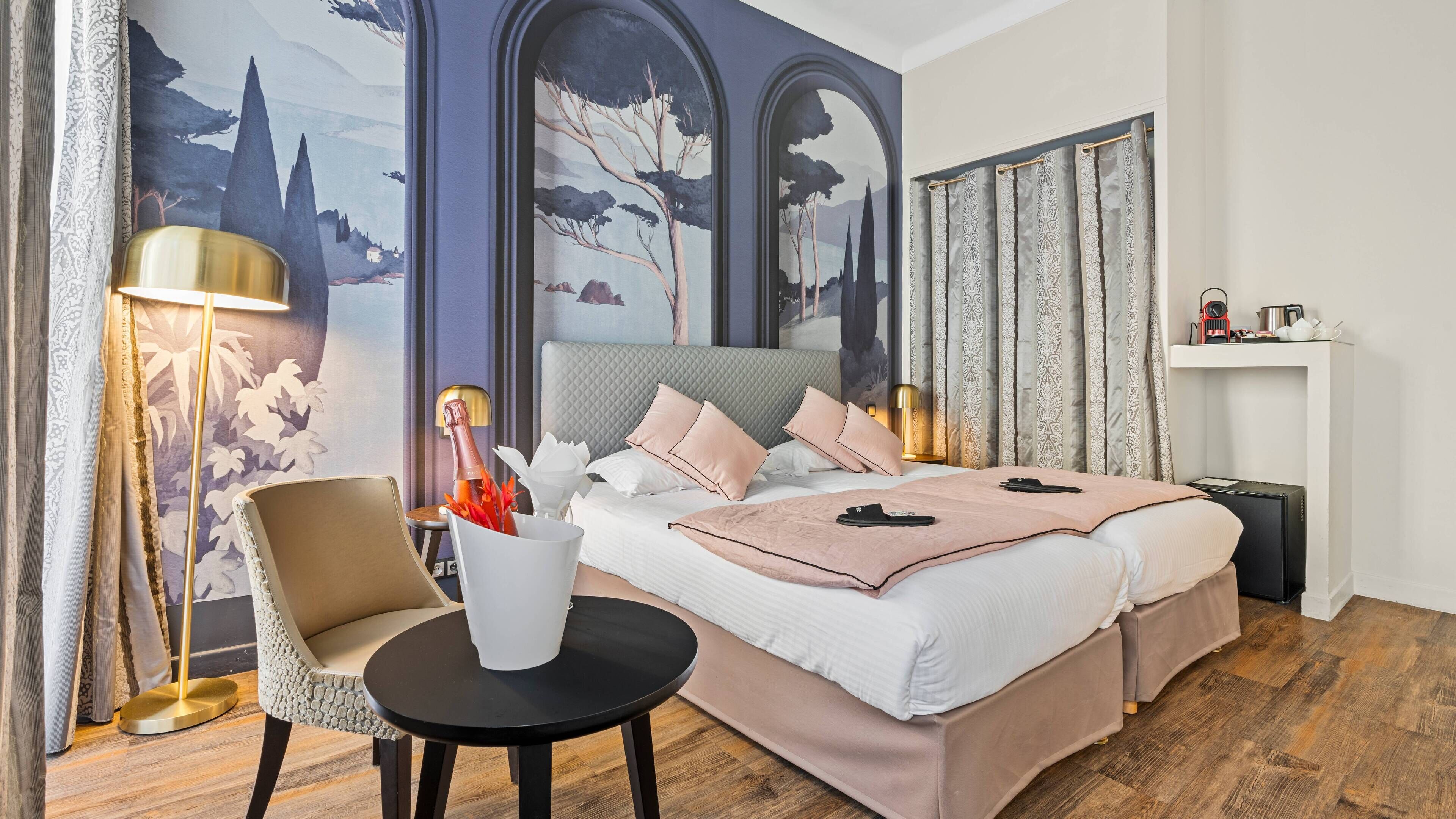 triple room, city view | minibar, in-room safe, desk, soundproofing