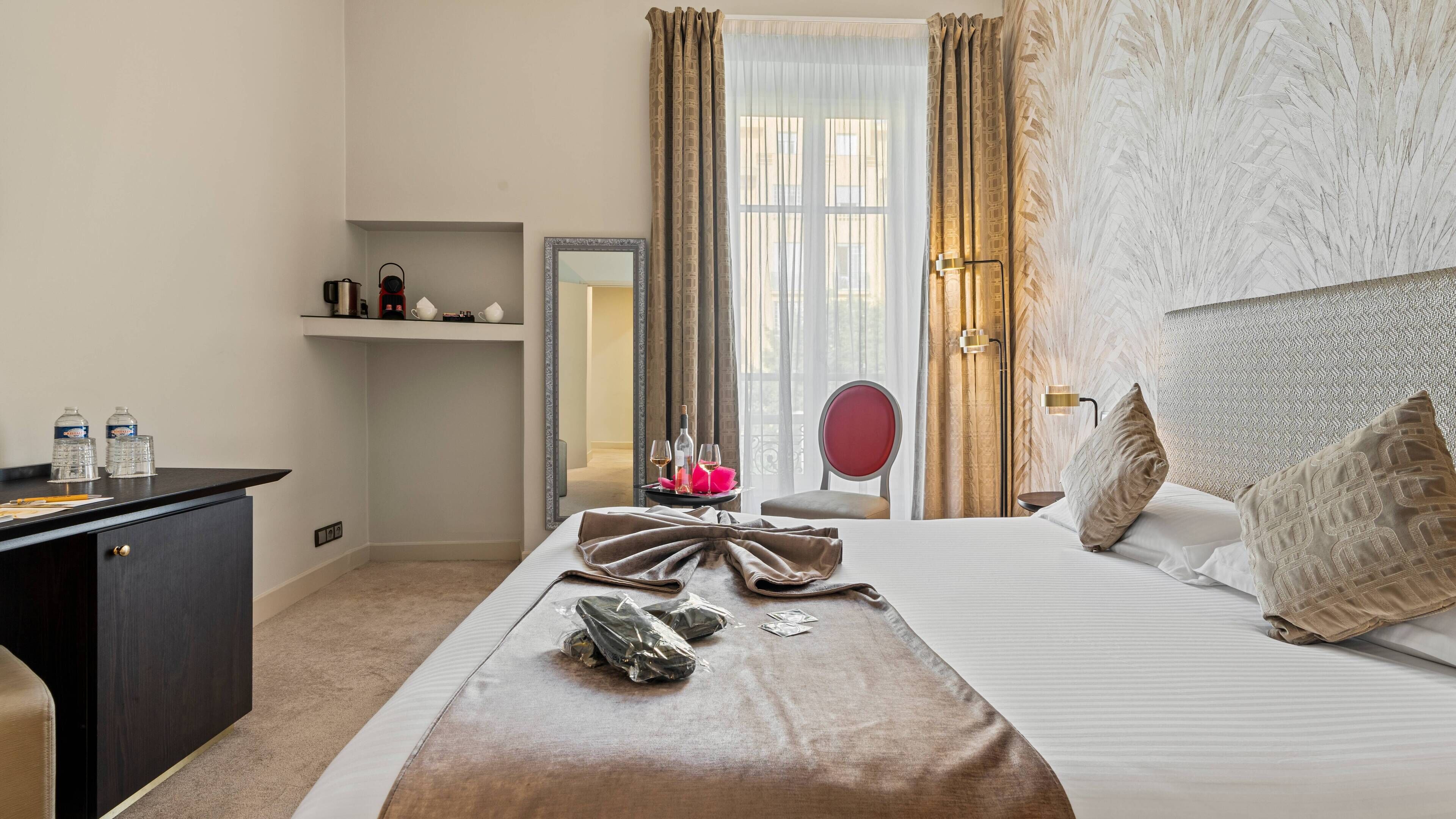 superior double room, city view | minibar, in-room safe, desk, soundproofing