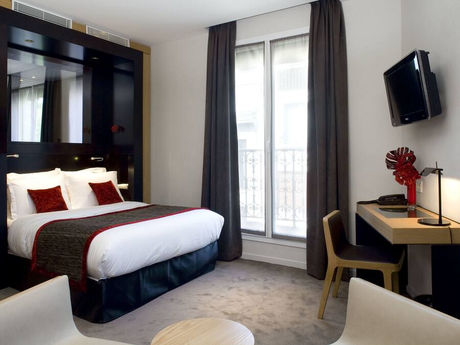 Quarto casal luxo | Roupas de cama premium, frigobar, cofres nos quartos, escrivaninha