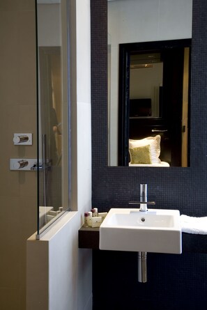 Comfort Room | Bathroom