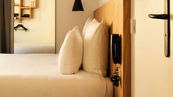 Quarto casal superior, 1 cama de casal | Escrivaninha, Wi-Fi de cortesia, roupa de cama