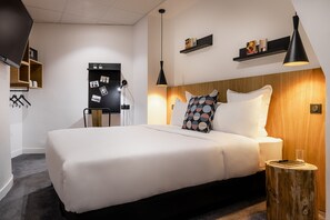 Club tweepersoonskamer, 1 tweepersoonsbed | Een bureau, gratis wifi, beddengoed