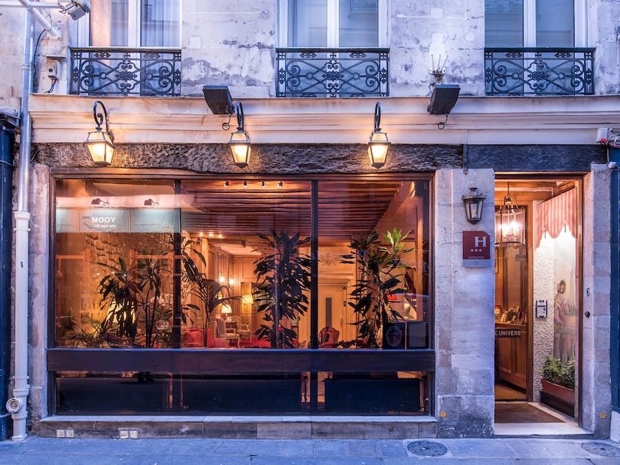 EntrĂ©e de lâhĂ©bergement