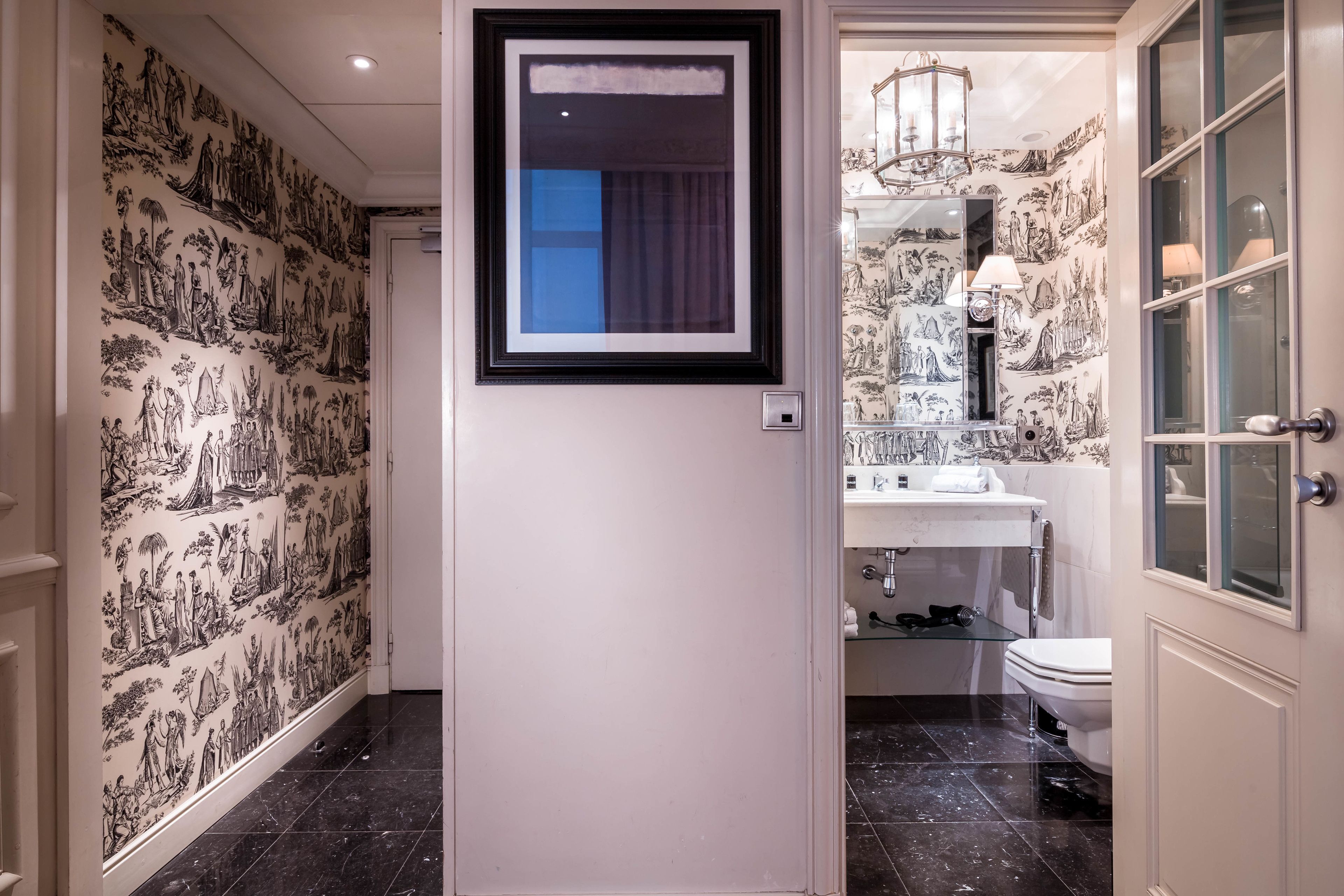 executive double room | bathroom | shower, free toiletries, hair dryer, towels