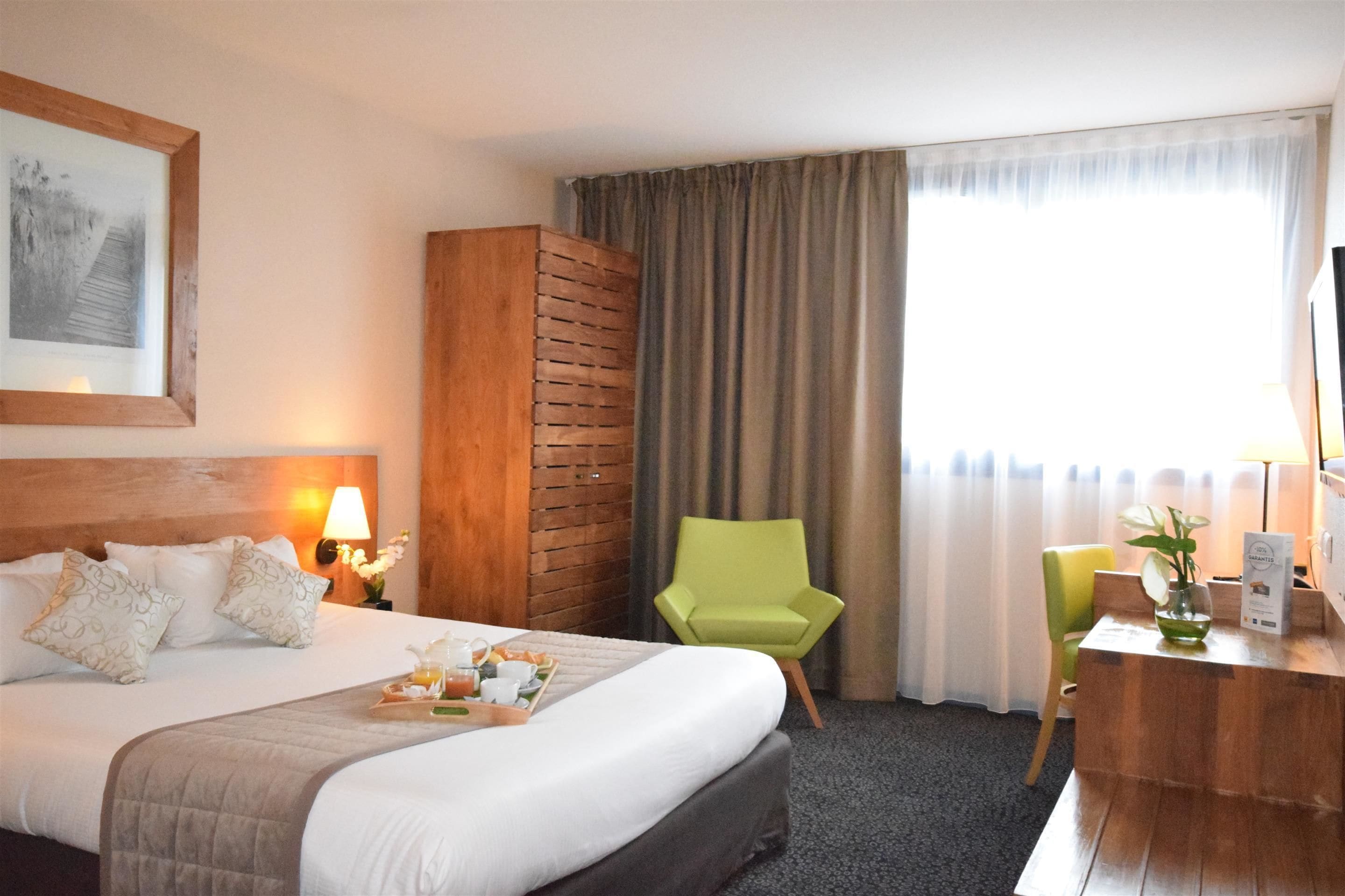 standard room, 1 double bed | individually decorated, individually furnished, desk, blackout curtains