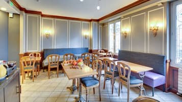 Daily buffet breakfast (EUR 16 per person)