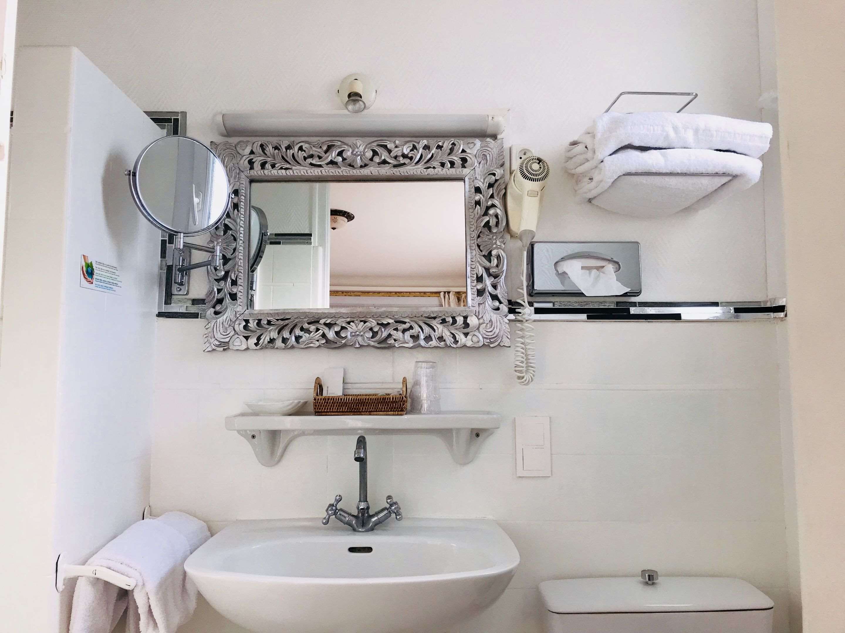 minibar, in-room safe, individually decorated, individually furnished