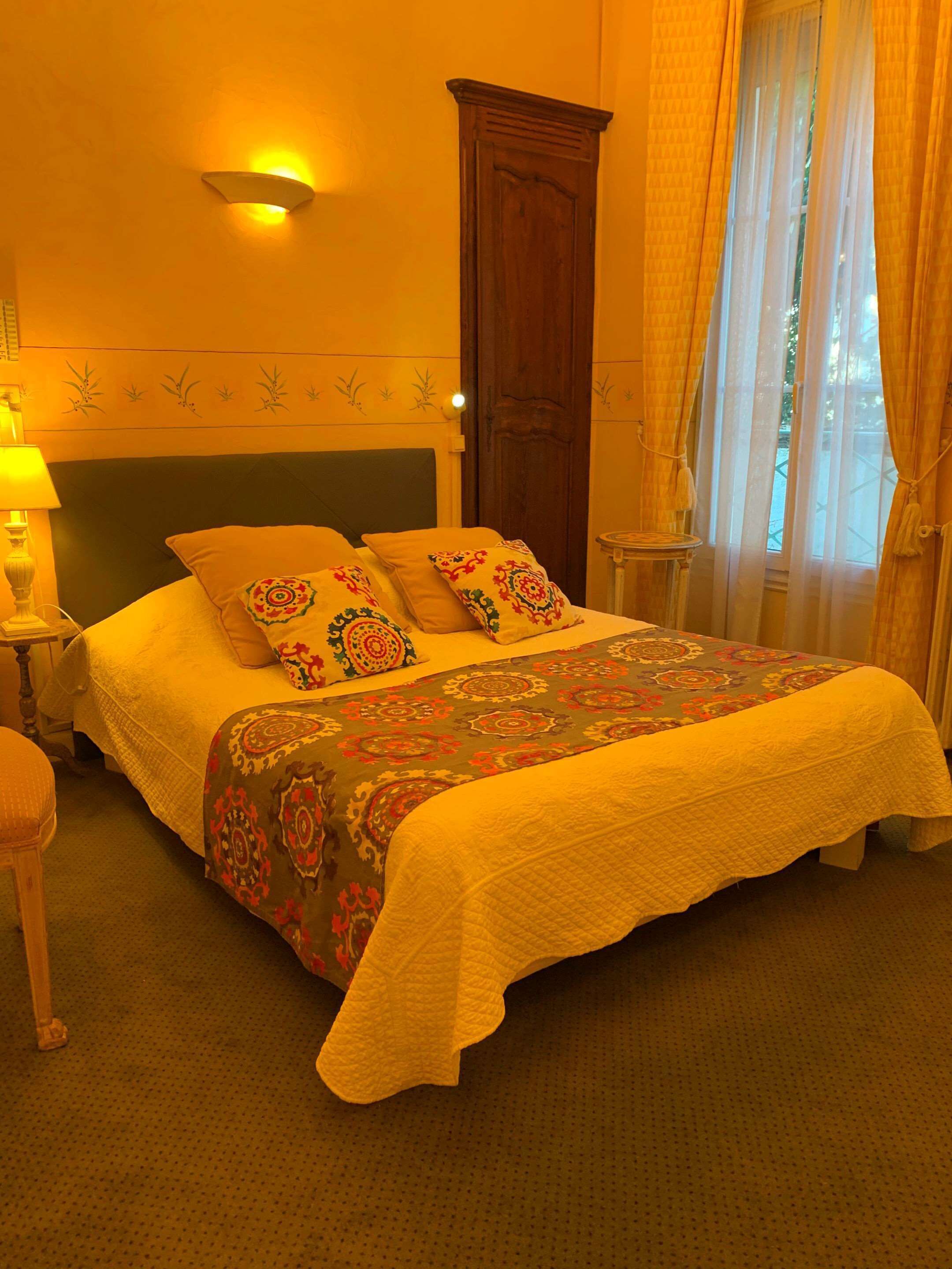 minibar, in-room safe, individually decorated, individually furnished