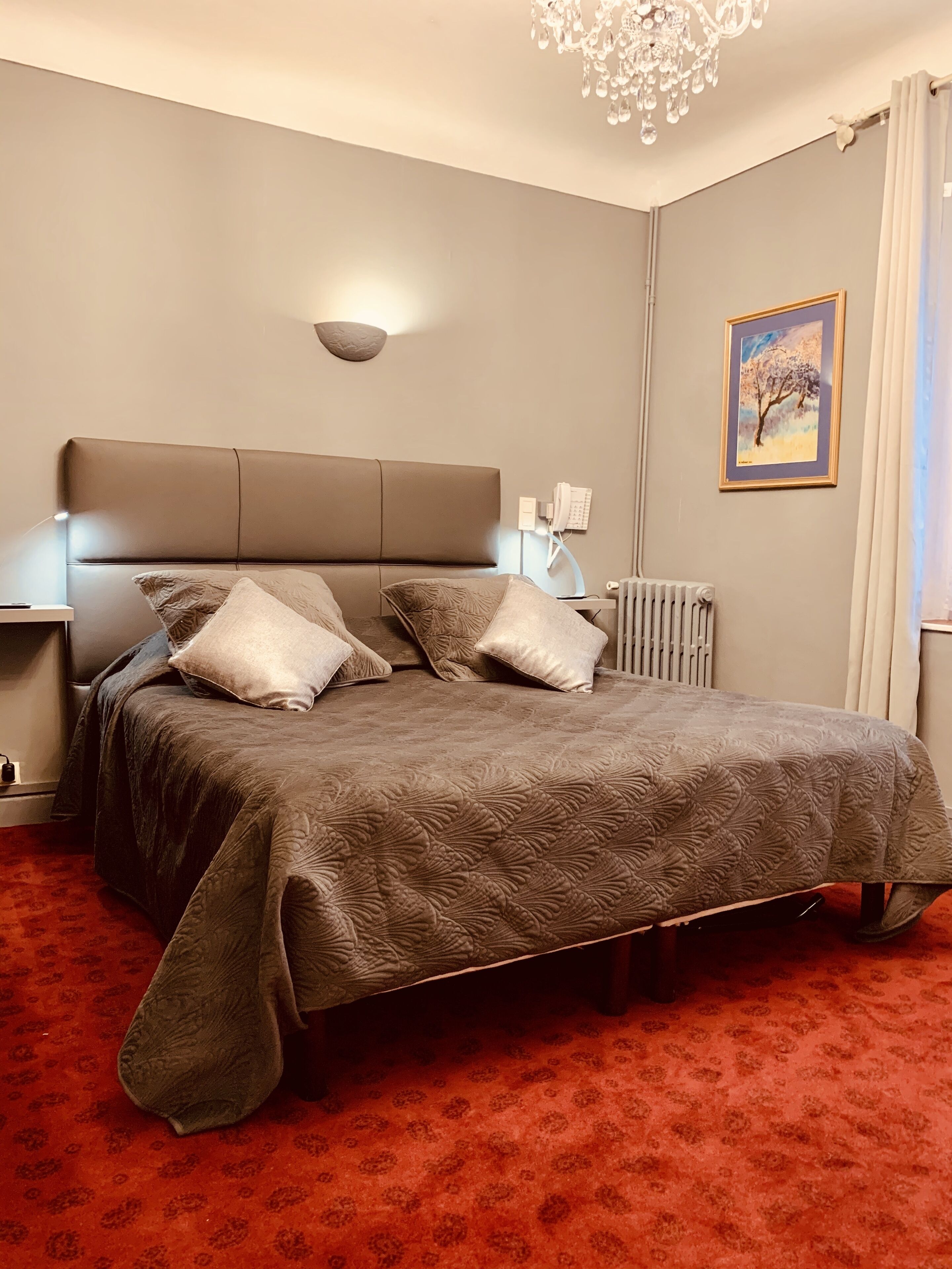 minibar, in-room safe, individually decorated, individually furnished