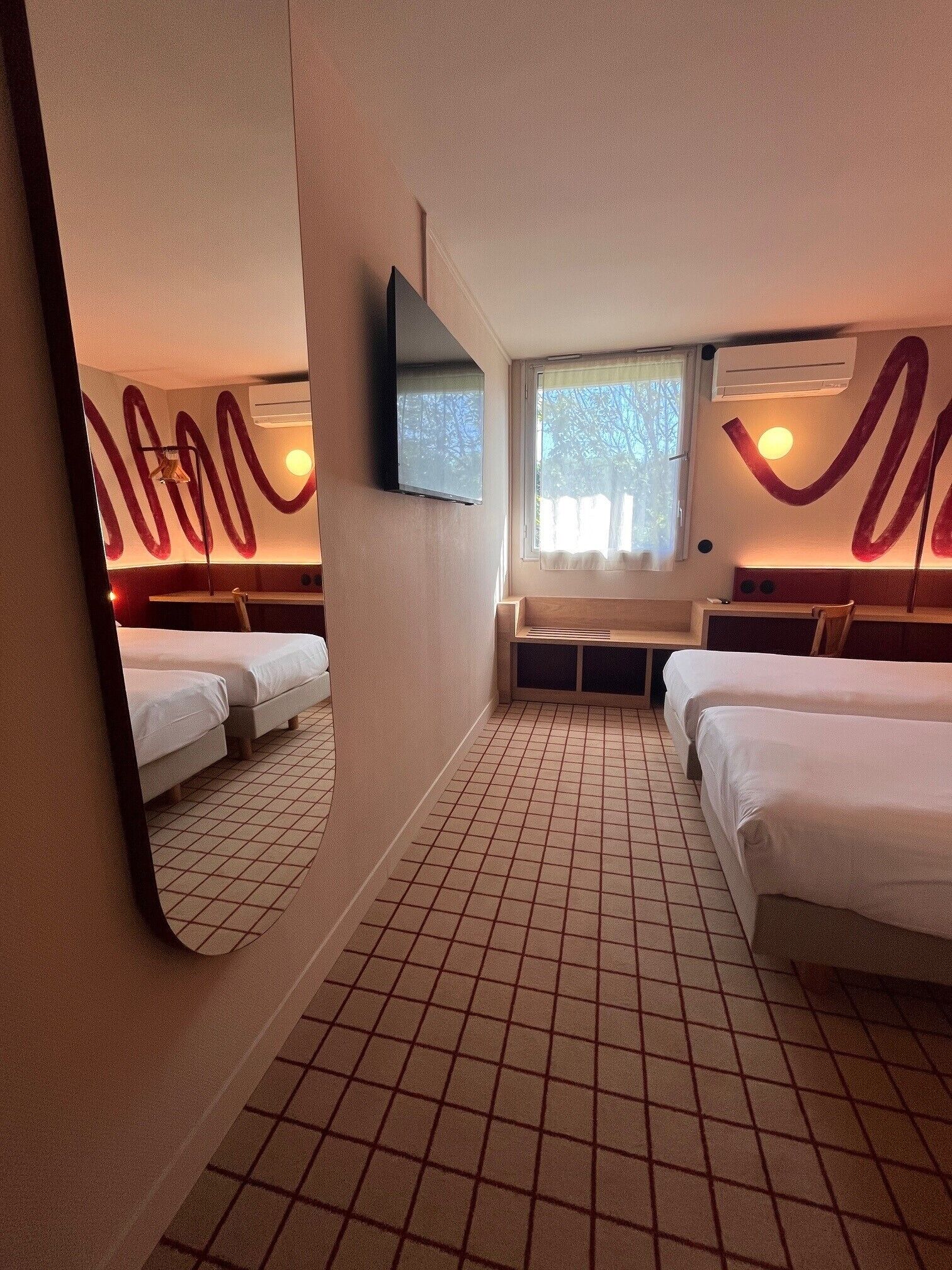 Standardværelse med dobbeltseng eller 2 enkeltsenge | Premium-sengetøj, skrivebord, mørklægningsgardiner, lydisolering