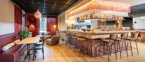 Breakfast, lunch, dinner served; garden views